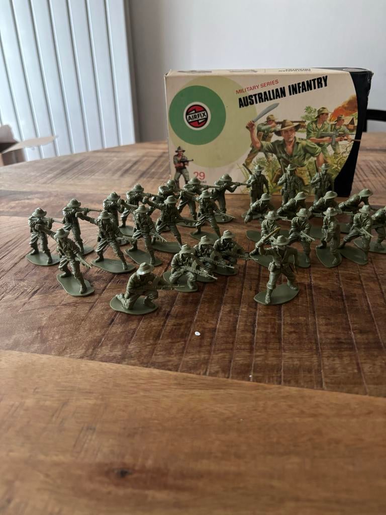 Airfix 1/32 Australische Infanterie - Vintage 1973 Uitgave, Ophalen of Verzenden, Zo goed als nieuw, Groter dan 1:35, Figuur of Figuren