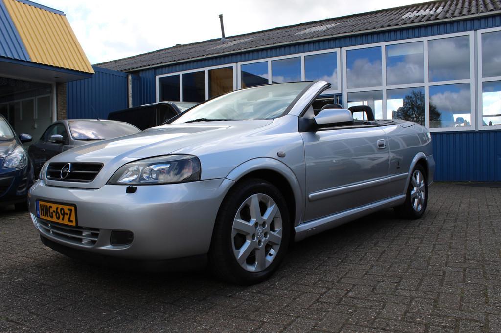 Opel Astra Cabriolet 2.2-16V "Bertone" Leder - Xenon - Cruis, Voorwielaandrijving, Open dak, Gebruikt, Zwart