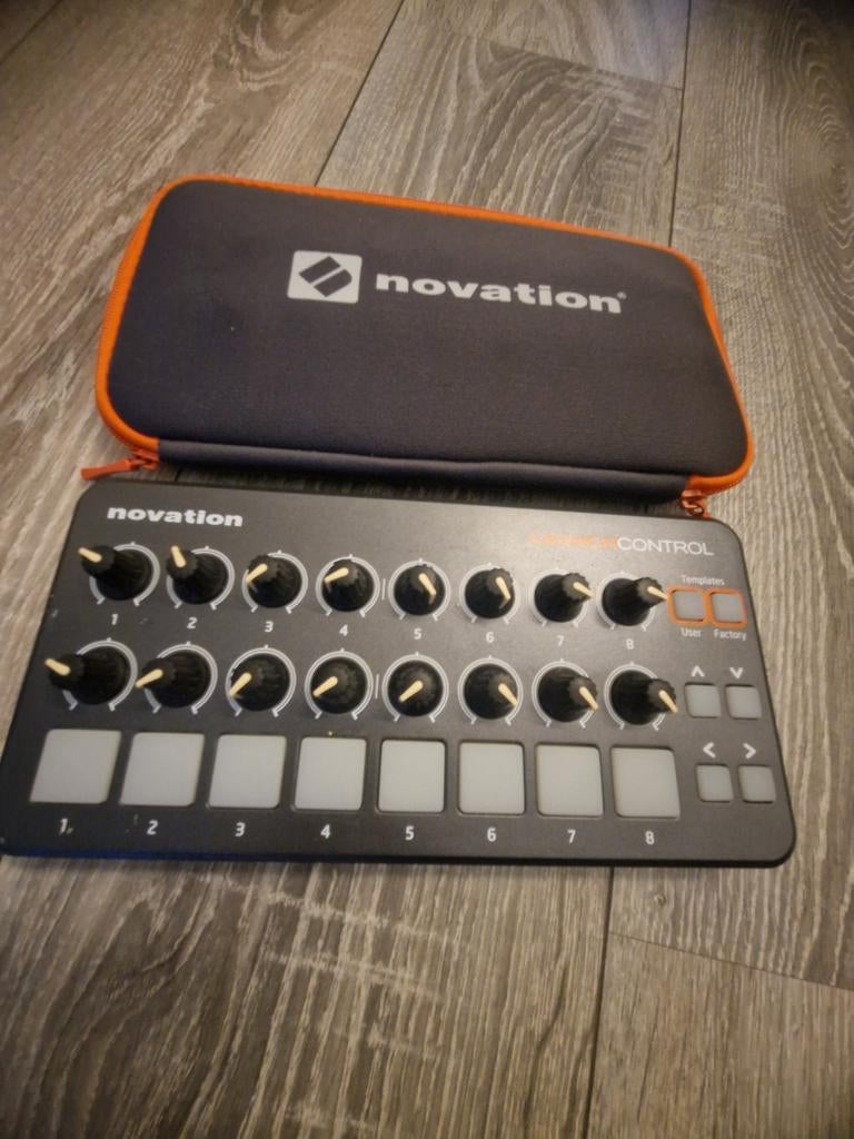 Novation Launch Control, Ophalen of Verzenden, Gebruikt