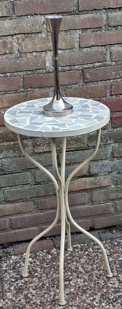 Tuintafeltje. Vintage. Mozaïek. 66/34 cm., Tuin en Terras, Tuintafels, Ophalen, Zo goed als nieuw, Rond, Metaal