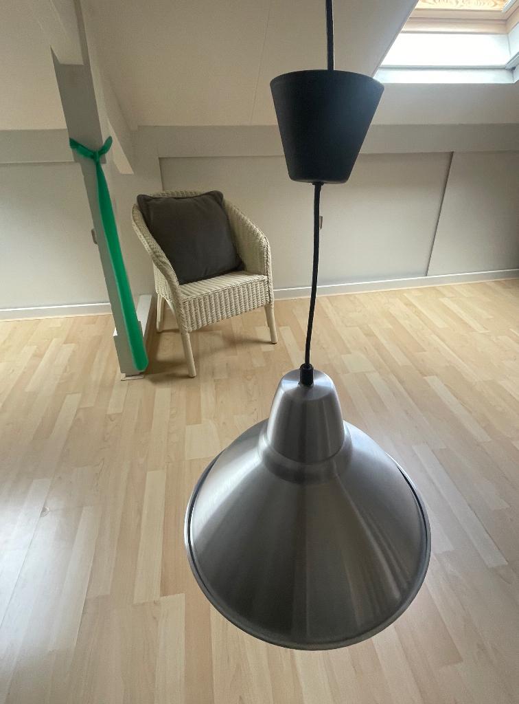 Hanglamp Ikea aluminium grijs doorsnee 36 cm, Huis en Inrichting, Lampen | Hanglampen, Ophalen of Verzenden, Zo goed als nieuw