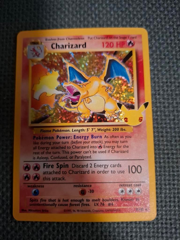 Charizard Celebrations - Beschadigd, Ophalen of Verzenden, Gebruikt, Losse kaart, Foil