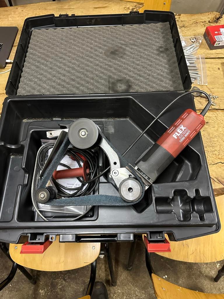 Flex Bandschuurmachine met accessoires elektrisch gereedscha, Doe-het-zelf en Verbouw, Gereedschap | Schuurmachines, Ophalen, Zo goed als nieuw