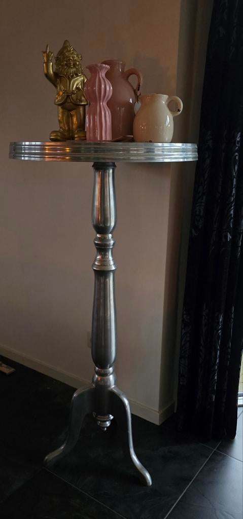 Stijlvolle bartafel met metalen voet, Ophalen, Gebruikt