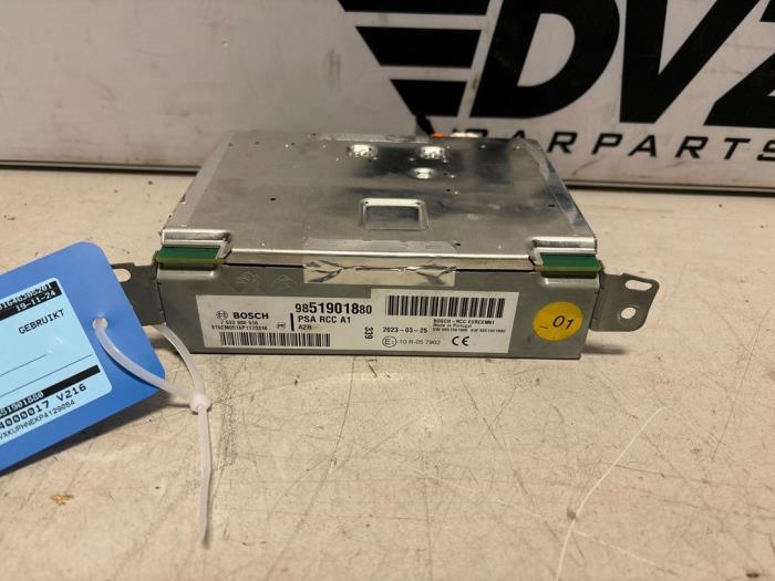 Radio van een Opel Corsa, Gebruikt, -, -, Opel