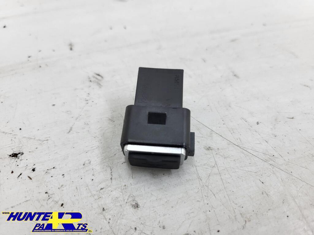 USB aansluiting  Volvo V40 II ('12-'19) 8M5T19A164VA, Auto-onderdelen, Gebruikt, Ophalen of Verzenden, Volvo, Volvo