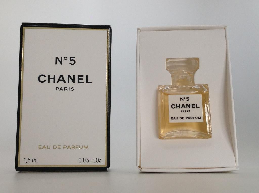 Volle parfum miniatuur met doosje, Ophalen of Verzenden, Zo goed als nieuw, Miniatuur