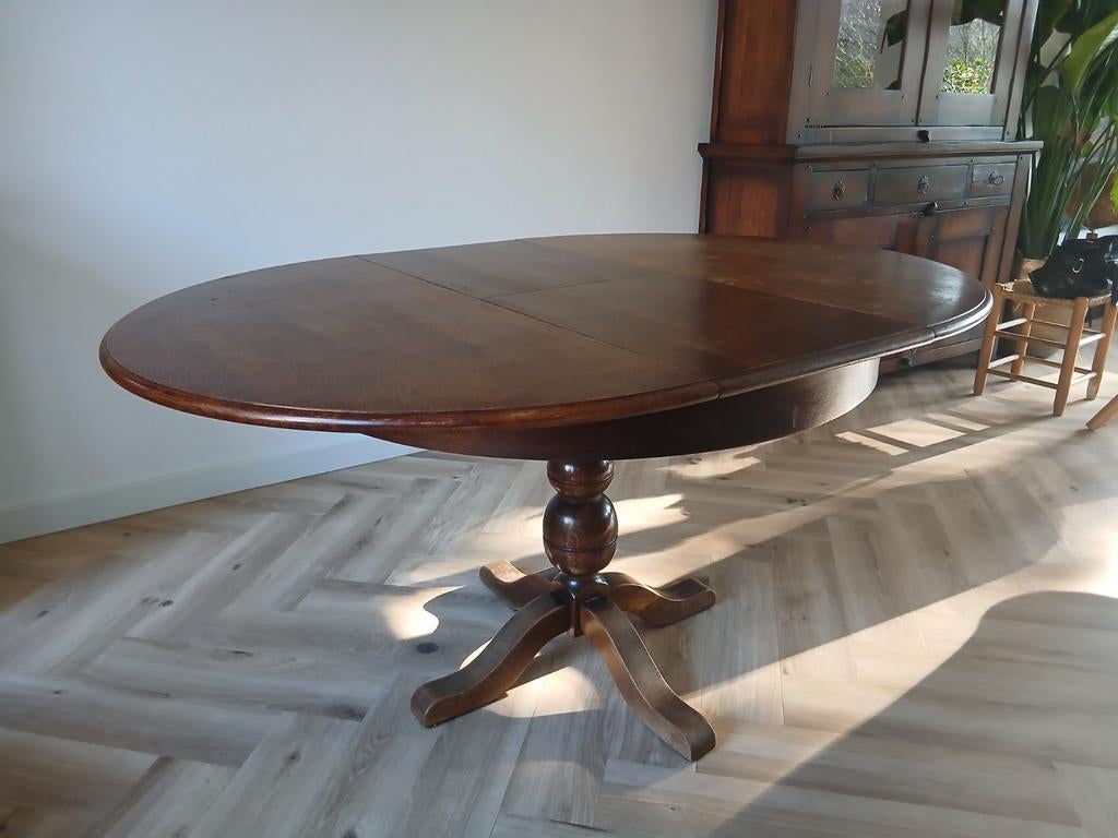 Ronde naar ovaal uitschuifbare eettafel - 109x150, Antiek en Kunst, Ophalen