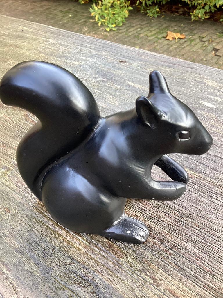 Art Deco Beeld Eekhoorn Zwart Beeldje, Verzamelen, Beelden en Beeldjes, Zo goed als nieuw, Dier, Ophalen