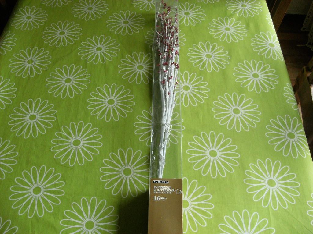 Nieuw in doos : Witte kersttakken 75cm met verlichting, Ophalen, Nieuw