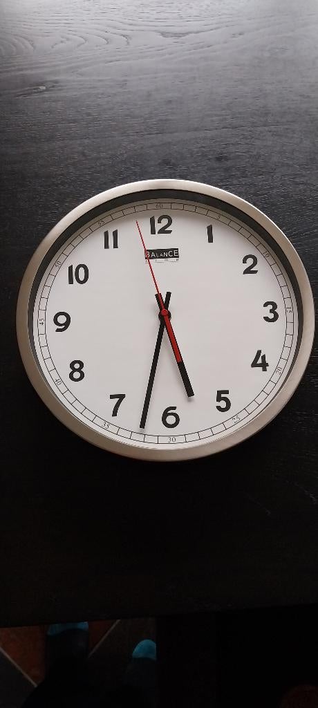Klok Balance time, Ophalen of Verzenden, Zo goed als nieuw, Analoog, Wandklok