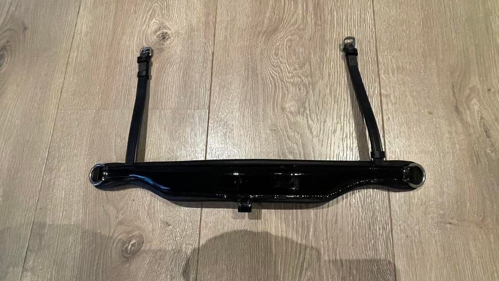 Bridle to fit neusriem lak, maar 1x gebruikt, Dieren en Toebehoren, Ophalen of Verzenden, Nieuw, Dressuur