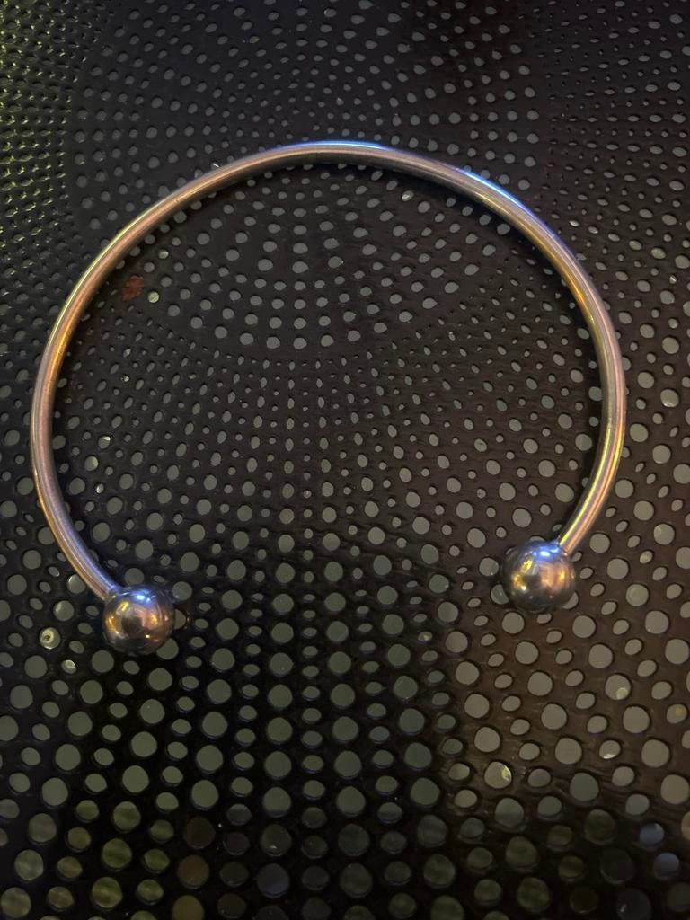 Zilverkleurige spang Halsketting, Ophalen of Verzenden, Zo goed als nieuw, Zilver, Overige materialen