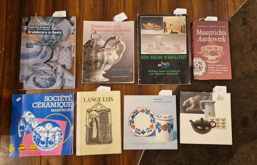 Boeken  Maastrichts Aardewerk Regout Societe Céramique Mosa, Ophalen of Verzenden
