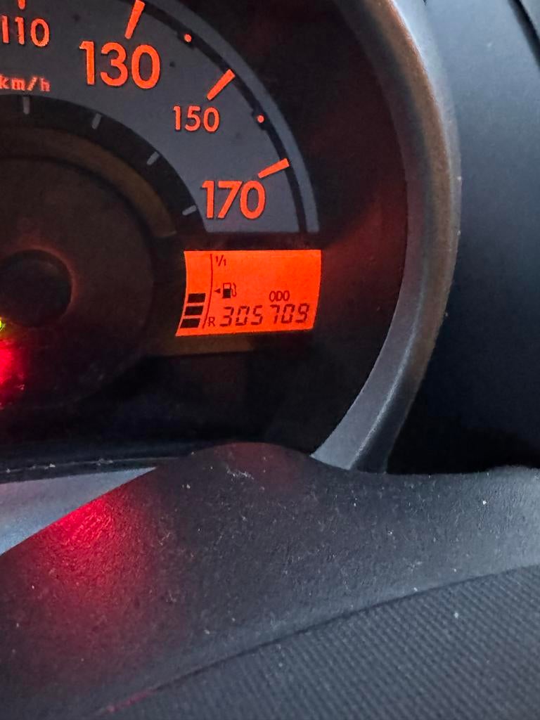 Peugeot 107 1.0 – Zuinige stadsauto – Rijdt goed, Voorwielaandrijving, Euro 5, Stof, Metallic lak