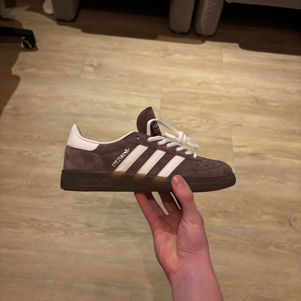 Adidas Handball Spezial - Bruin met witte strepen, Bruin, Nieuw, Ophalen of Verzenden, Sneakers of Gympen