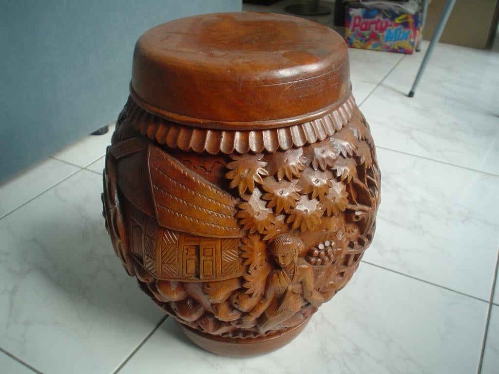 Mahonie houten krukjes /Bijzet tafel rondom hand gesneden 45, Antiek en Kunst, Ophalen of Verzenden