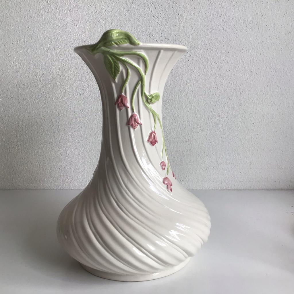 Vaas Barbotine keramiek Italië - roze bloemen 25 cm, Overige kleuren, Aardewerk of Porselein, Ophalen of Verzenden, Zo goed als nieuw