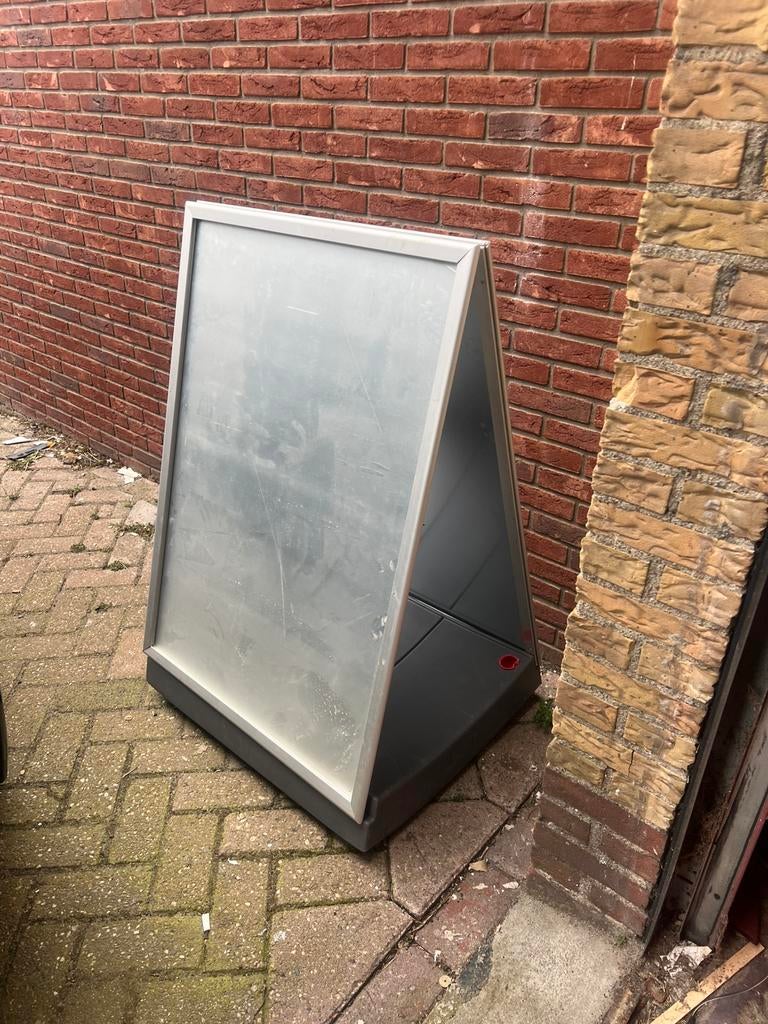 Aluminium stoepbord A1 dubbelzijdig op frame met wieltjes, Verzamelen, Merken en Reclamevoorwerpen, Ophalen