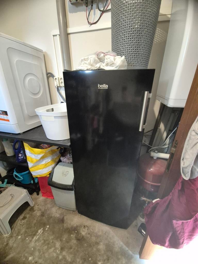 Hoge Vrieskast van Bella - Zwart, No Frost, Witgoed en Apparatuur, Gebruikt, Minder dan 60 cm, 140 tot 160 cm, Vrijstaand