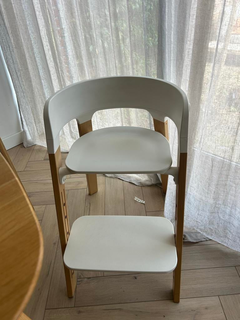Stokke Steps kinderstoel + wipstoeltje + dreumeszitje, Ophalen, Gebruikt, Meegroeistoel, Gordel(s)
