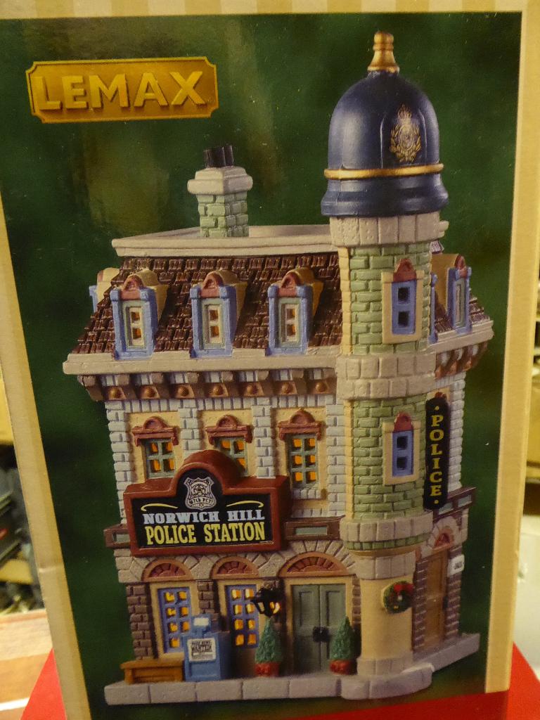 Lemax item - Norwich Police Station -  ik ruim op, Ophalen of Verzenden, Nieuw