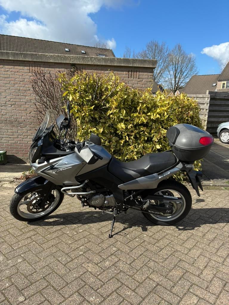 Suzuki V-strom DL DL650A. Recent grote beurt gehad., 2 cilinders, Particulier, Meer dan 35 kW, Toermotor