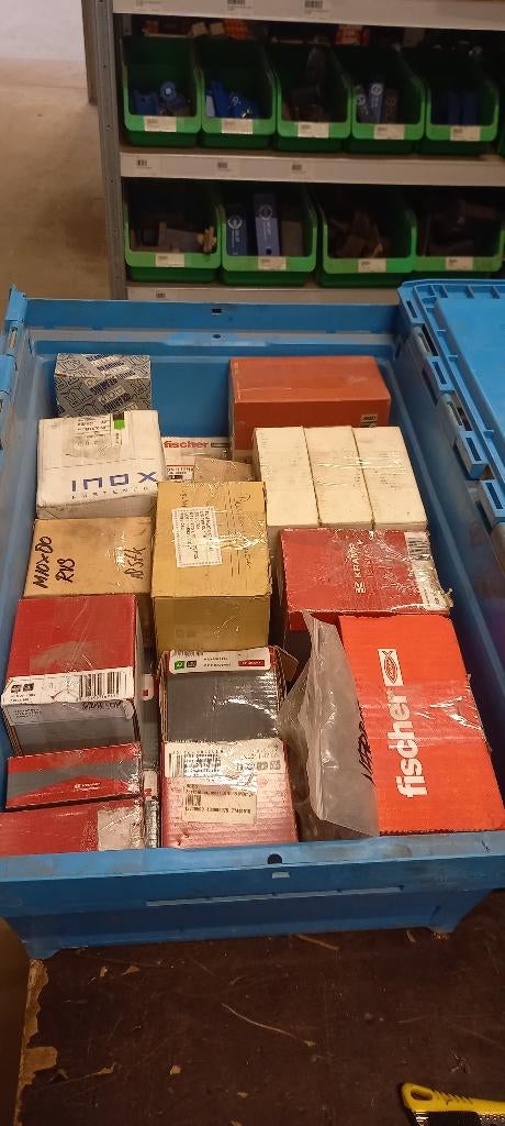 Bouten en moeren, Doe-het-zelf en Verbouw, IJzerwaren en Bevestigingsmiddelen, Nieuw, Bouten of Moeren, 100 tot 250 mm, Rvs, Ophalen