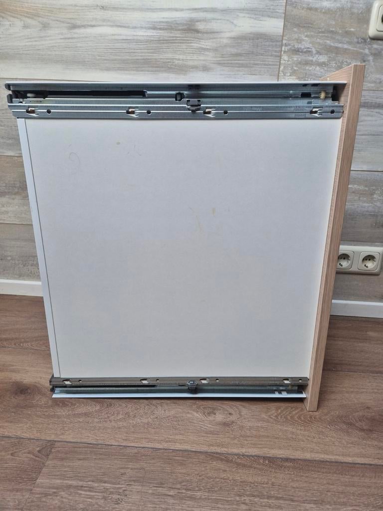 Keller lade zonder rails, 51x55 cm, zonder handvat, Ophalen, 50 tot 100 cm, Zo goed als nieuw, Minder dan 100 cm