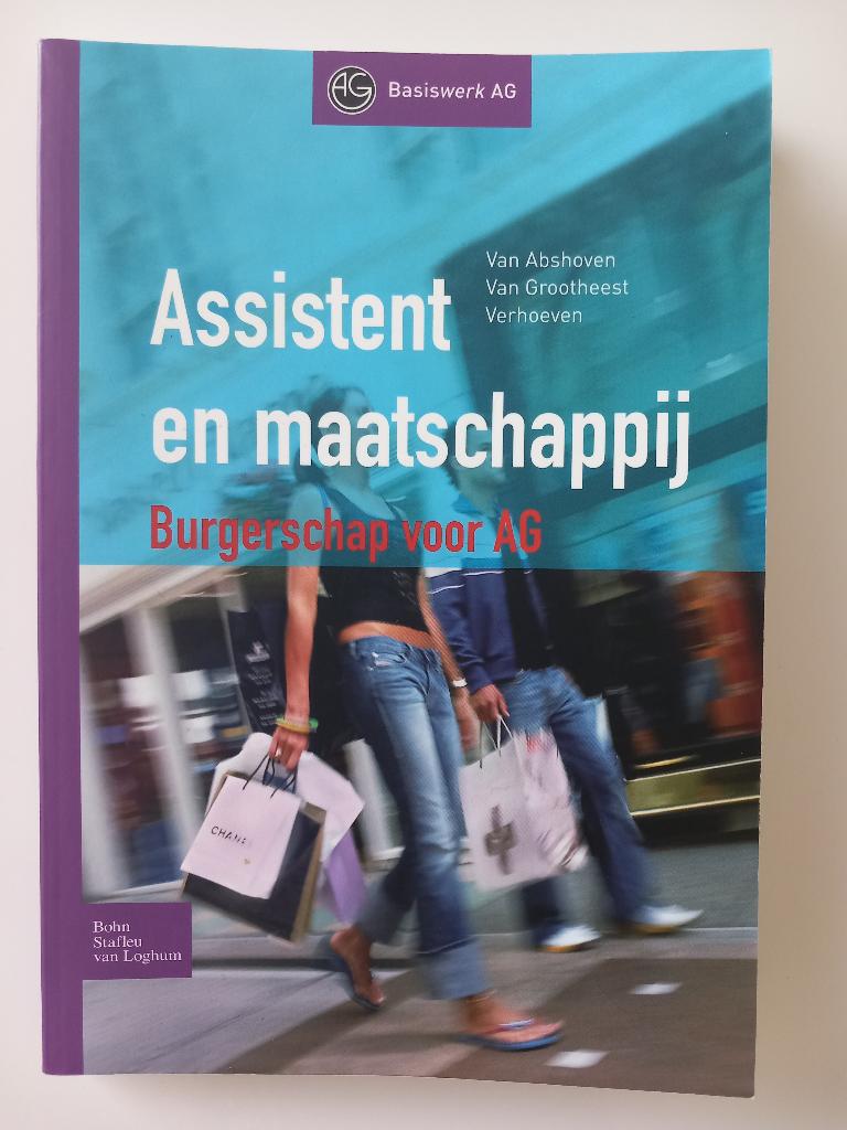 T. Verhoeven - Assistent en maatschappij, Ophalen of Verzenden, Zo goed als nieuw, Overige niveaus, Nederlands