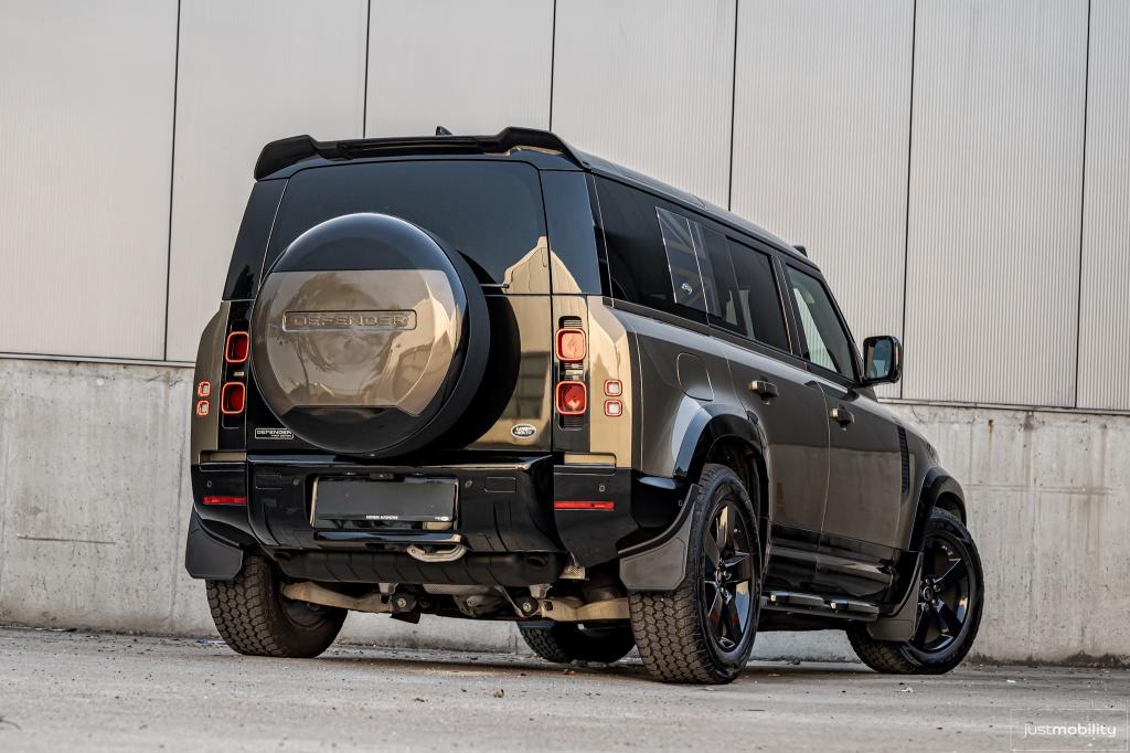 Land Rover Defender 110 3.0 P400 (400PK) FirstEdition, Pano,, Automaat, Gebruikt, Bruin, Parkeercamera