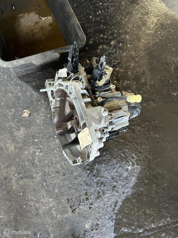 5-versnellingsbak Renault Clio Estate IV ('13-'20), Auto-onderdelen, Gebruikt, Renault, Ophalen of Verzenden, Renault