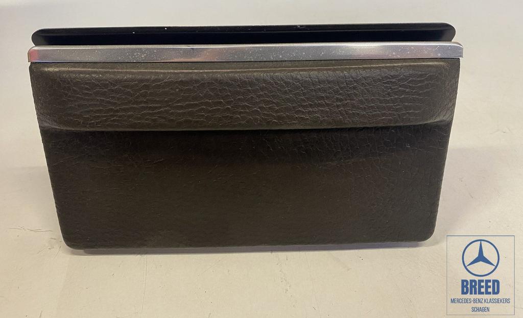 NOS asbak bruin voor Mercedes-Benz W114 W115 /8, -, Nieuw, Ophalen of Verzenden, -