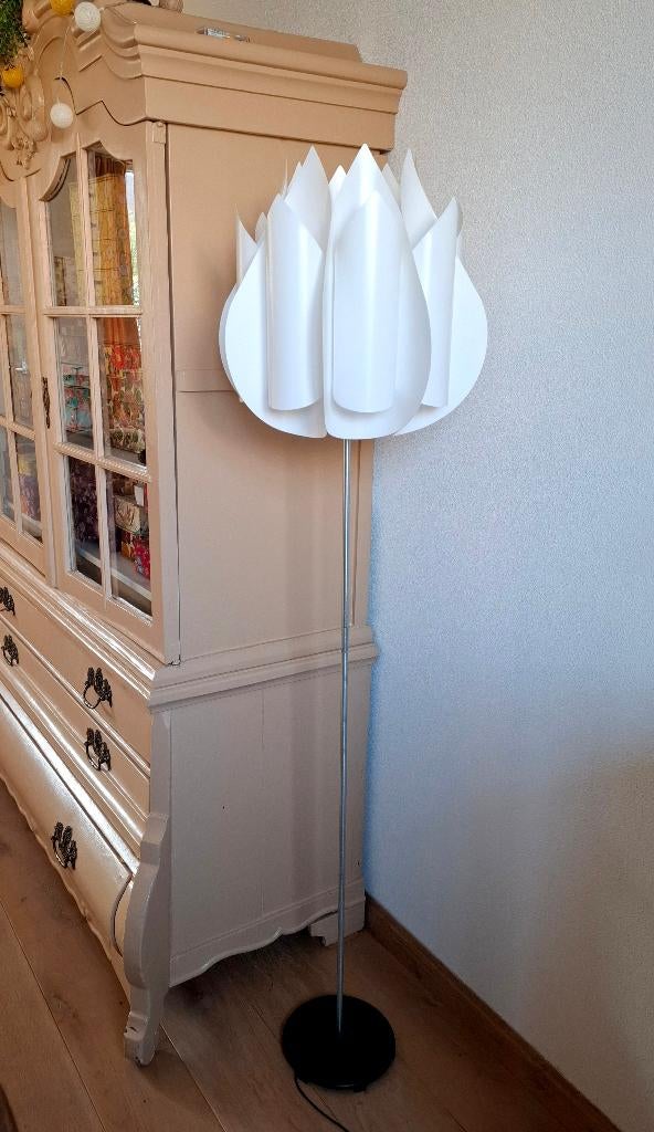 Knappa tulpan Ikea lamp, Huis en Inrichting, Lampen | Vloerlampen, Ophalen, Vintage, Zo goed als nieuw, Metaal