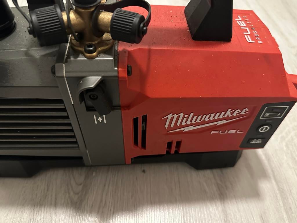 Milwaukee M18 FVP5-0 Accu Vacuumpomp, Ophalen of Verzenden