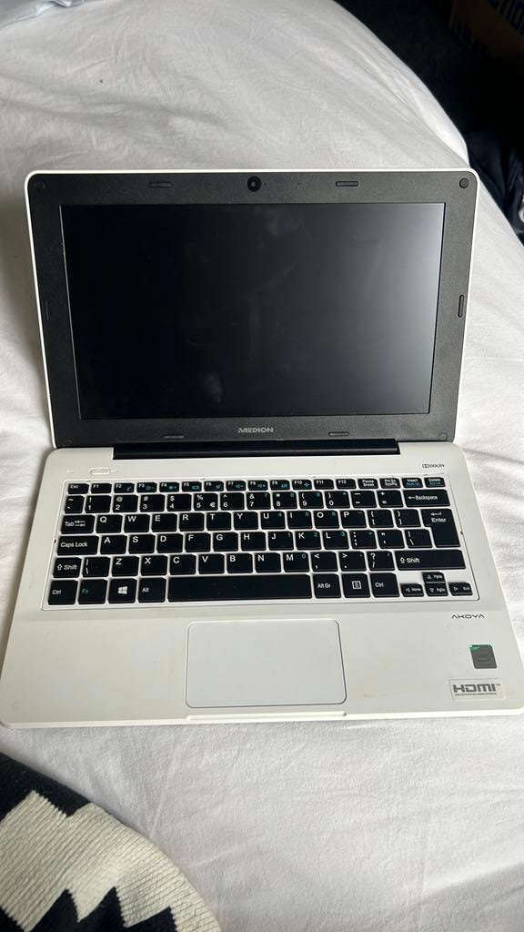 Medion Akoya laptop – werkt goed | incl. oplader, Computers en Software, Windows Laptops, Gebruikt, 15 inch, 2 tot 3 Ghz, Verzenden