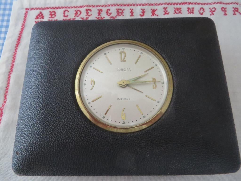 Europa 2 jewels wekker in box, Antiek en Kunst, Antiek | Klokken, Ophalen of Verzenden