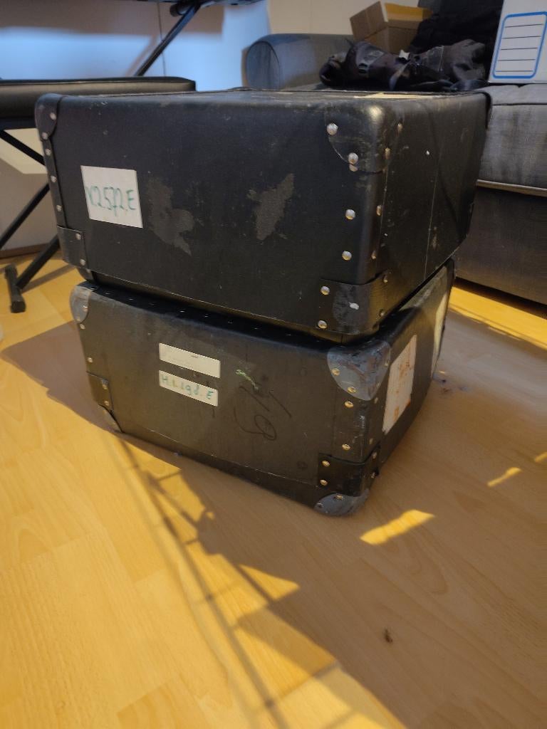 Oude filmdozen 2 stuks, Huis en Inrichting, Woonaccessoires | Kisten, Ophalen, Overige materialen, Gebruikt, 50 tot 100 cm