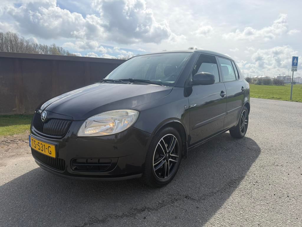 Skoda Fabia / Airco / Apple carplay /NIEUWE APK, Auto's, Skoda, Voorwielaandrijving, 40 €/maand, 1198 cc, Zwart