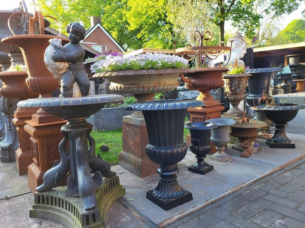 Gietijzeren tuinvazen tuinvaas bloempot bloembak op sokkel, Ophalen of Verzenden, Nieuw