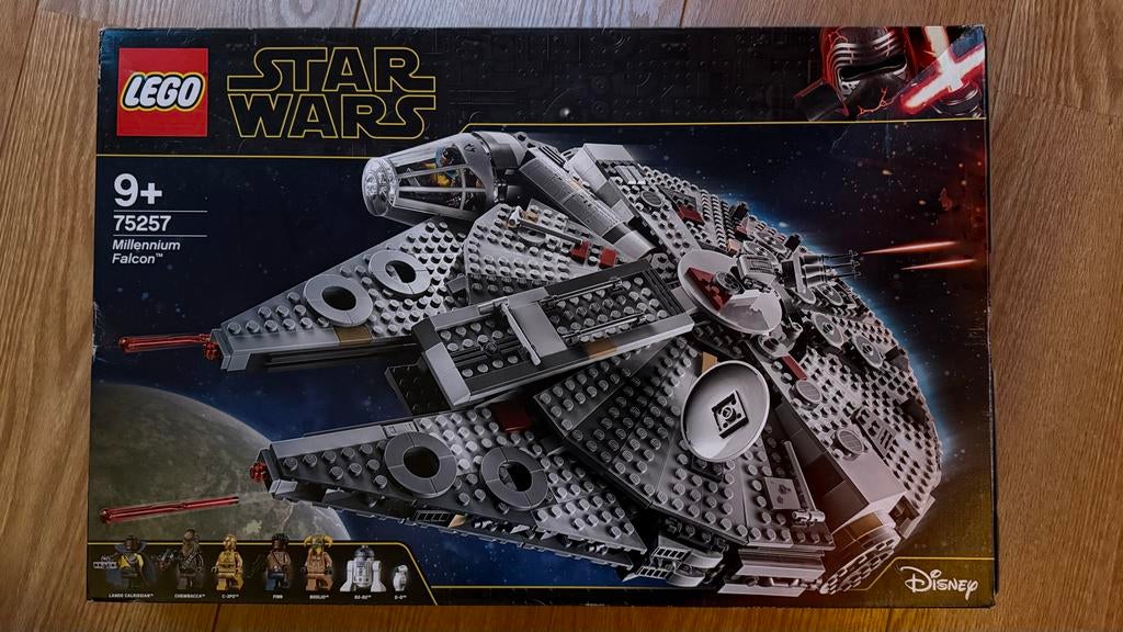 LEGO Star Wars 75257 Millennium Falcon met Minifiguren, Star Wars, Lego, Ophalen of Verzenden, Zo goed als nieuw