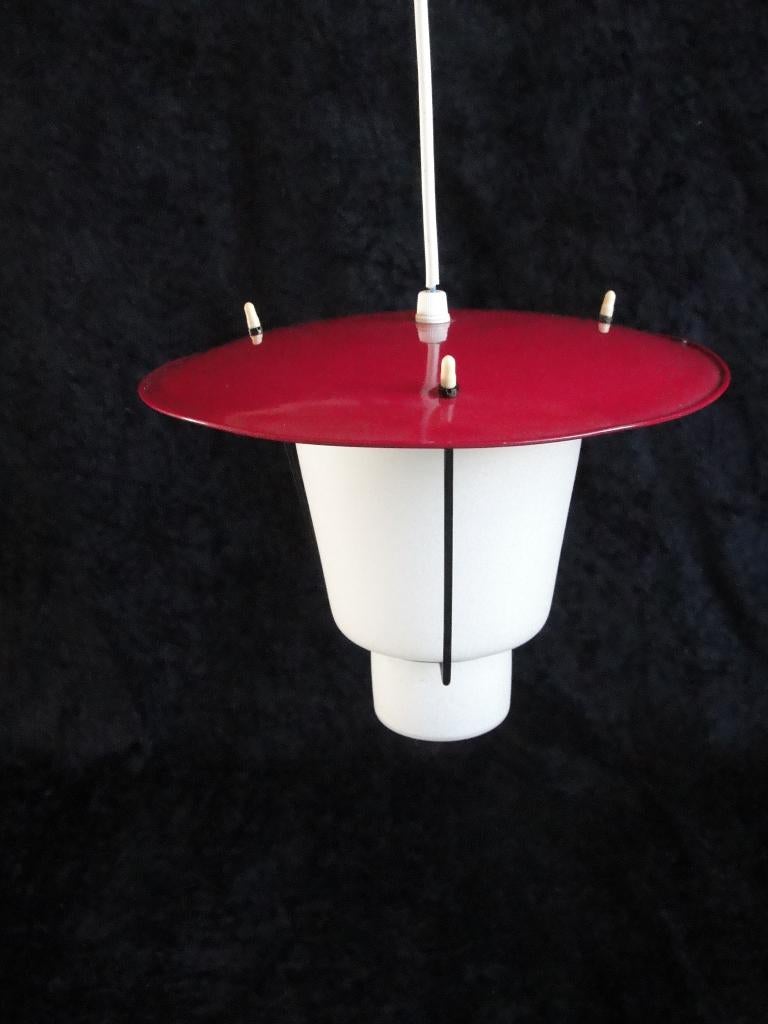Vintage hanglamp uit de jaren 50 (Philips?), rood metalen ka, Ophalen of Verzenden, Huis en Inrichting
