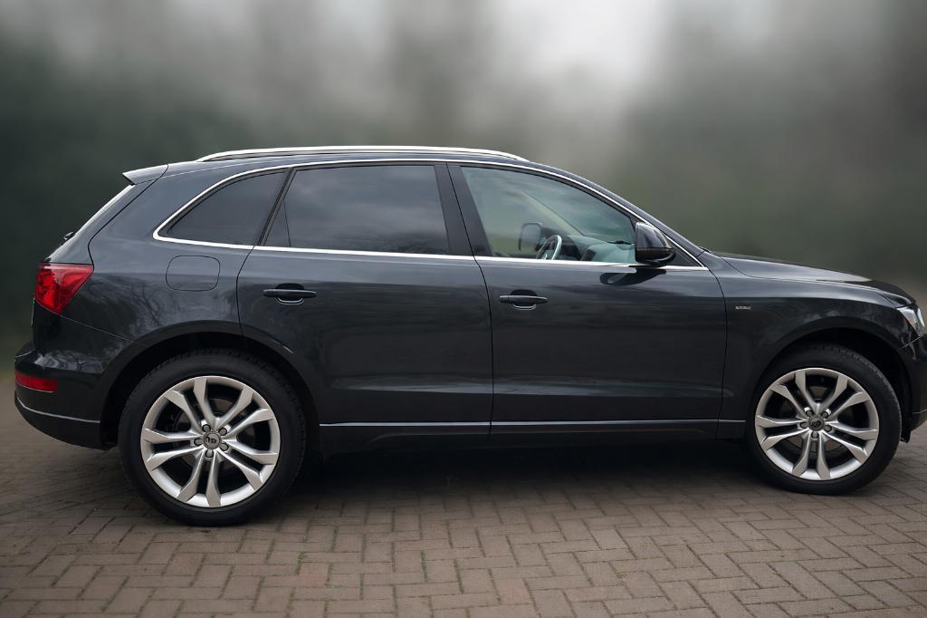 Fijne Audi Q5 2.0 (TFSI q. PL.S) - 2011 - Blauw, Automaat, Euro 5, Beige, 4 cilinders