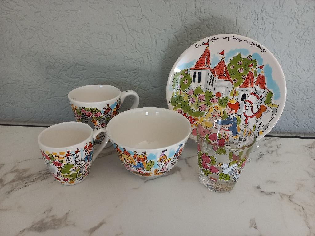 Blond Efteling Sprookjesbos Doornroosje servies 5-delig, Ophalen of Verzenden, Zo goed als nieuw, Gebruiksvoorwerp