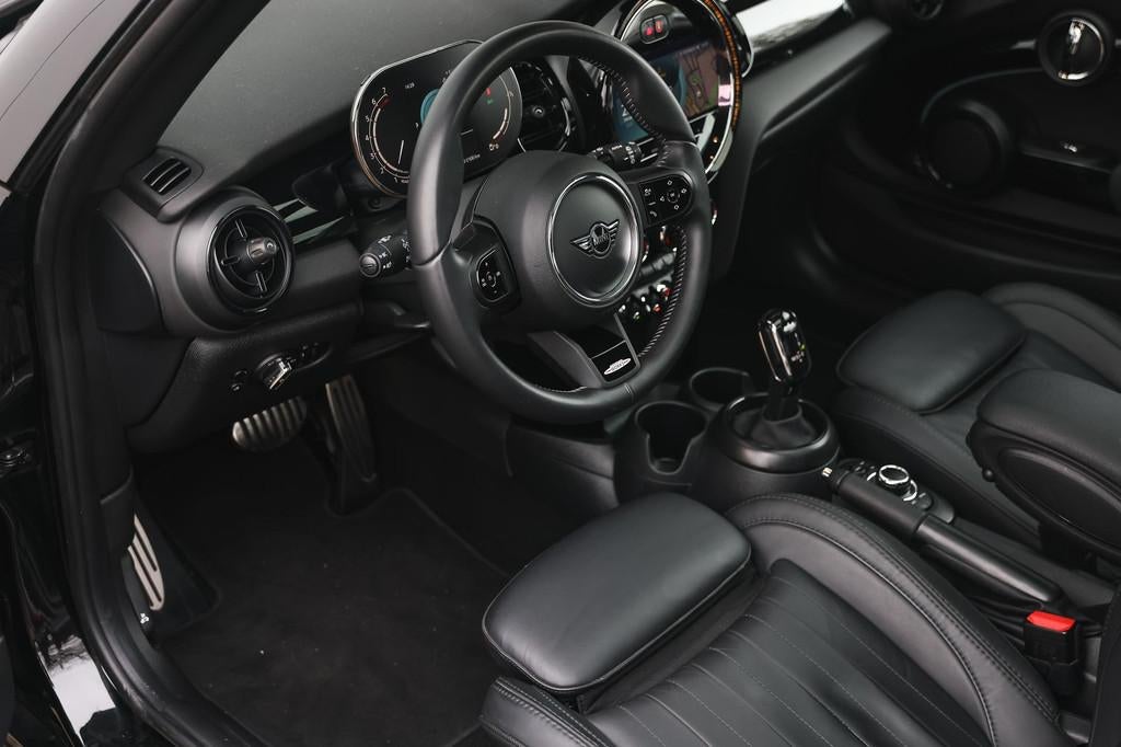 MINI Cooper John Cooper Works Automaat / Panoramadak / Sport, 12 maanden, 136 pk, Gebruikt, 4 stoelen