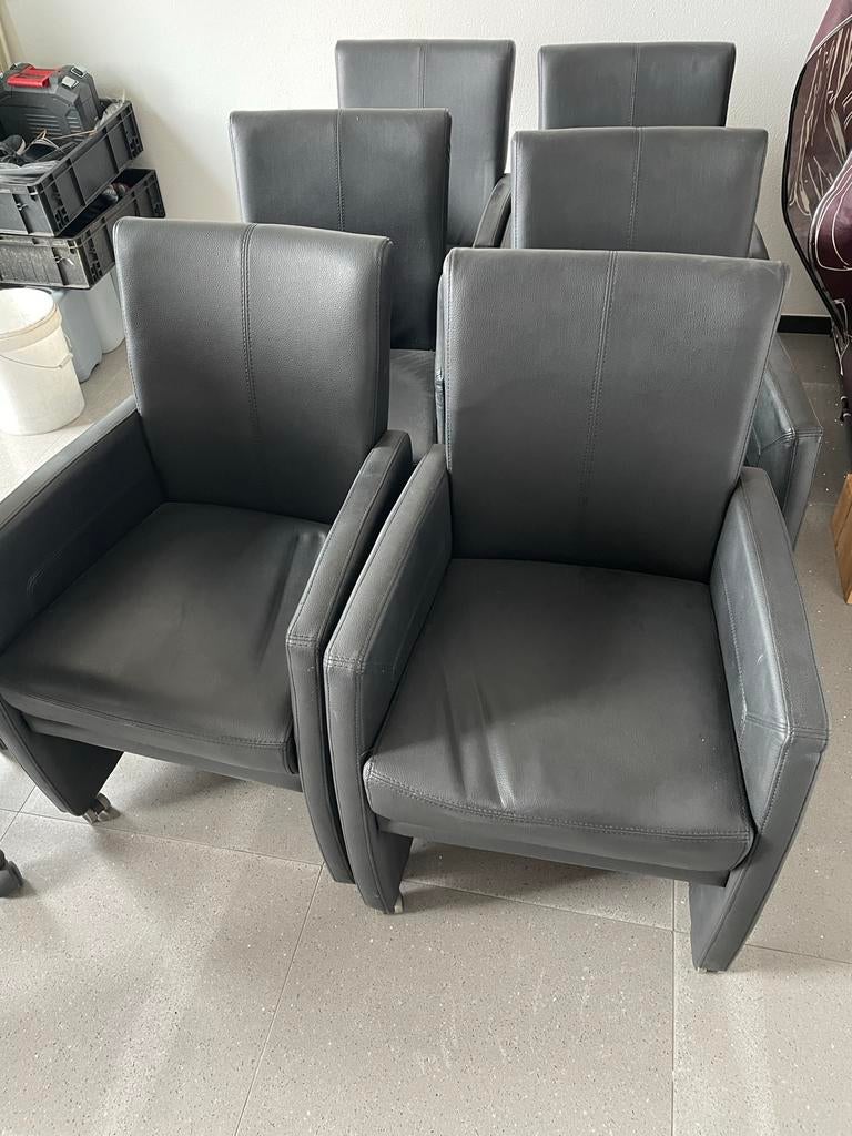 6 leren eetkamerstoelen op wieltjes, Huis en Inrichting, Stoelen, Gebruikt, Zwart, Leer, Ophalen of Verzenden