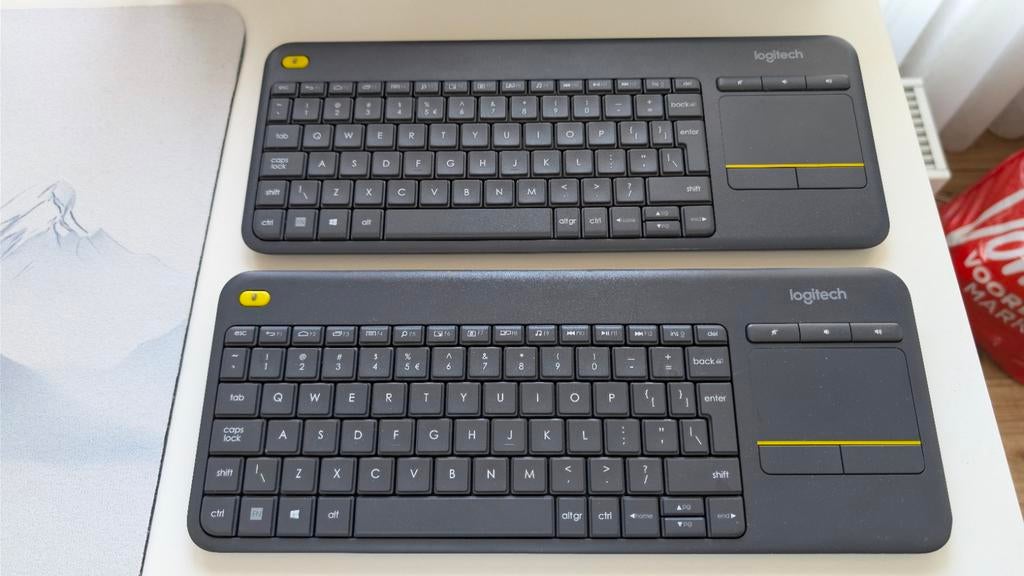 Logitech K400 Plus Draadloos Toetsenbord met Touchpad, Computers en Software, Toetsenborden, Ophalen, Zo goed als nieuw, Logitech toetsenbord