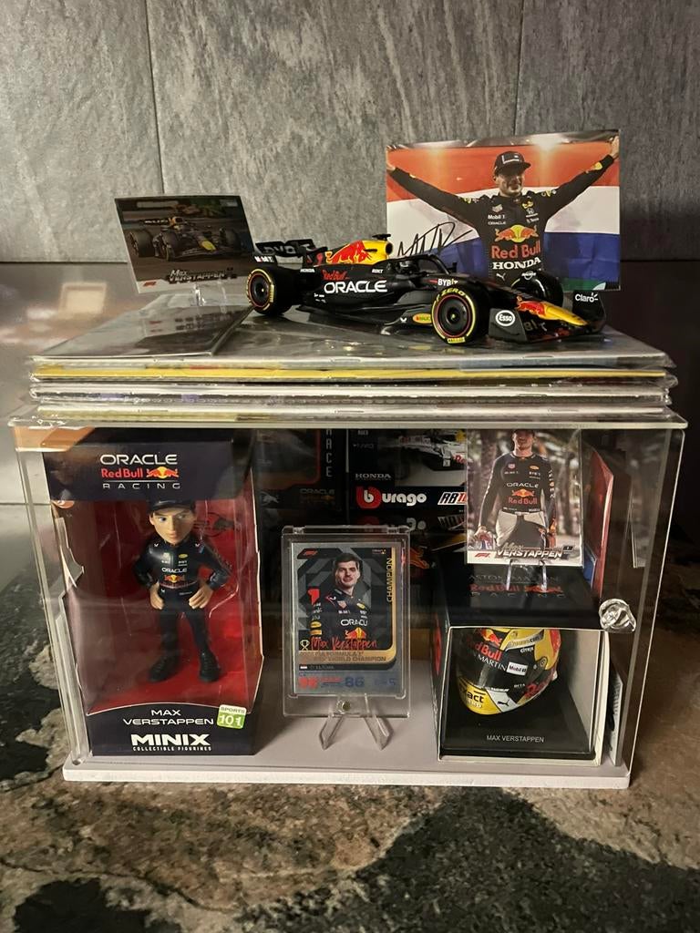 Vitrine met max Verstappen accessoires, Ophalen, Zo goed als nieuw, Formule 1