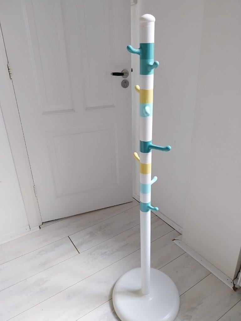 Ikea Krokig kinderkapstok. 35 cm breed x 128 cm hoog, Ophalen, Overige materialen, 100 tot 150 cm, Zo goed als nieuw