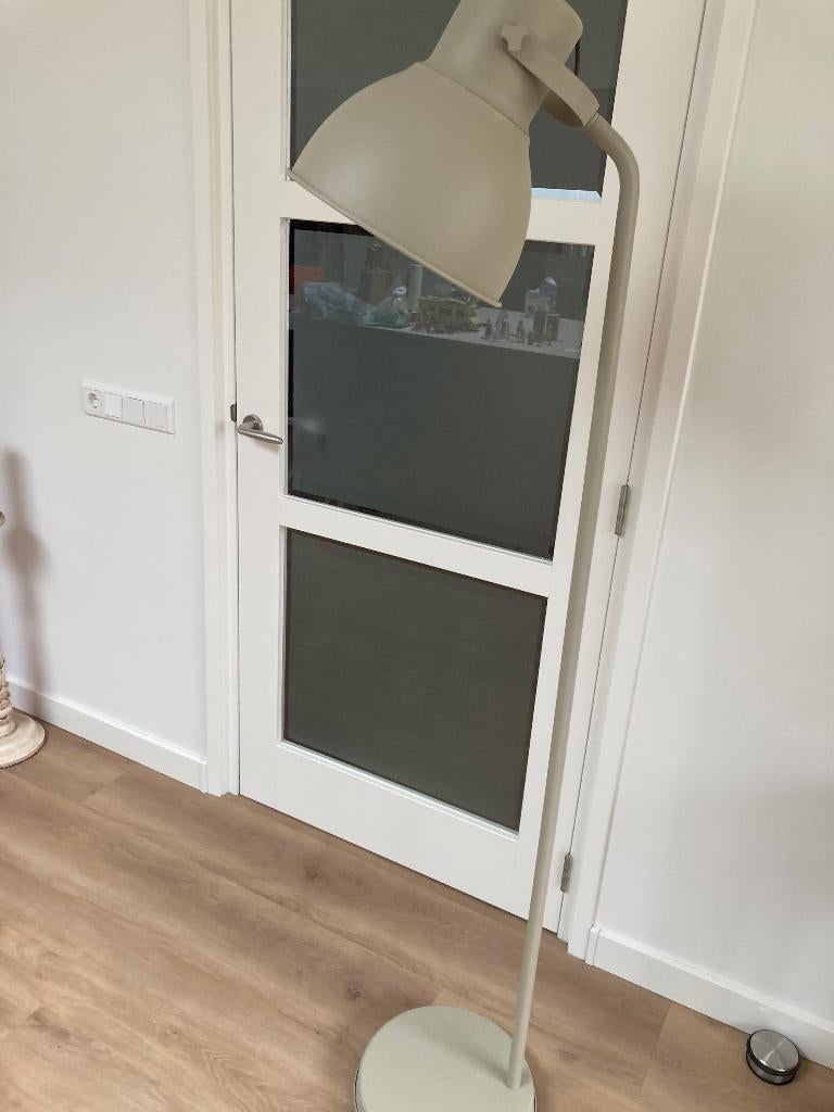 Staande IKEA lamp / vloerlamp Hektar, Ophalen, Zo goed als nieuw, Metaal, 150 tot 200 cm